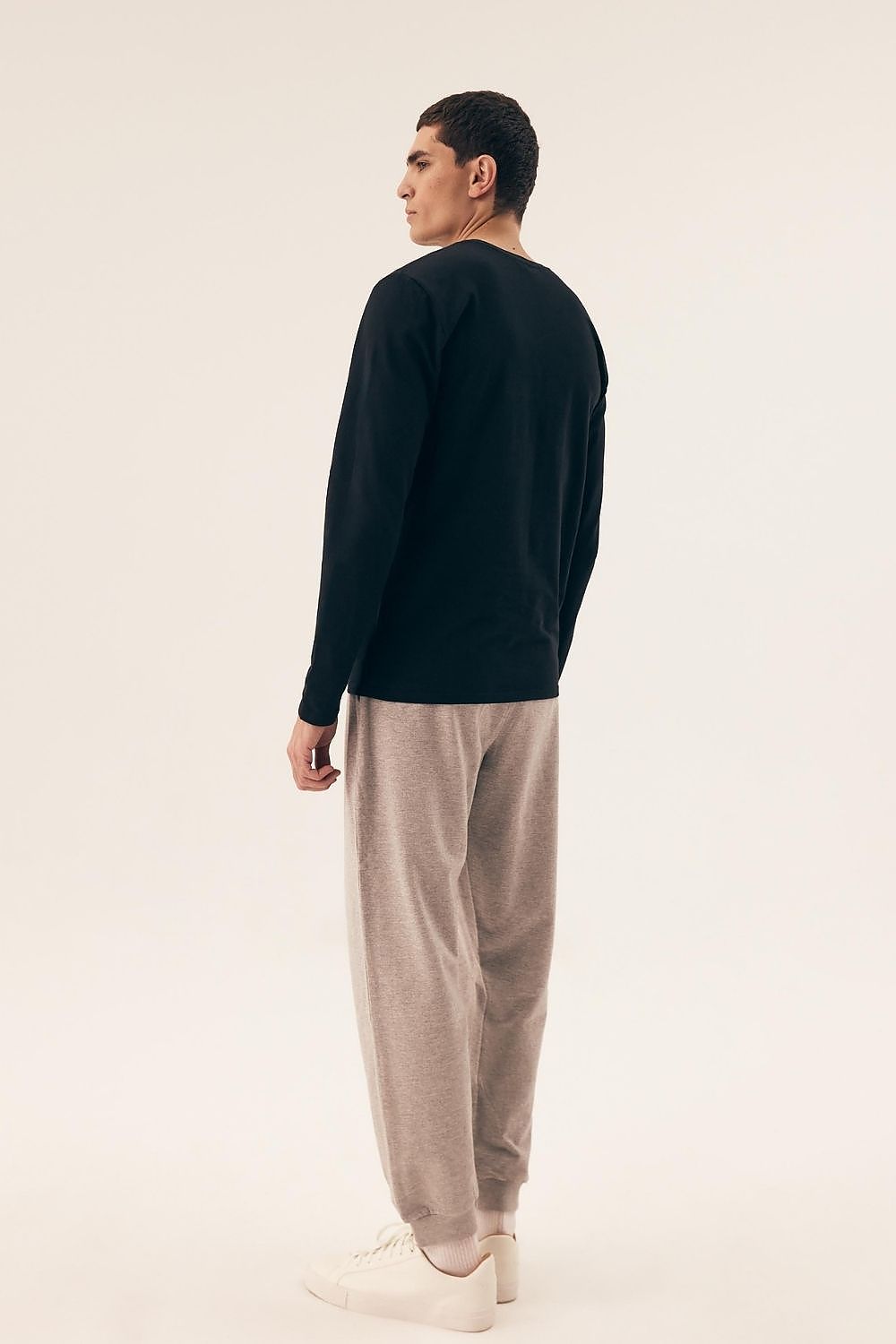 Set model 220973 Henderson