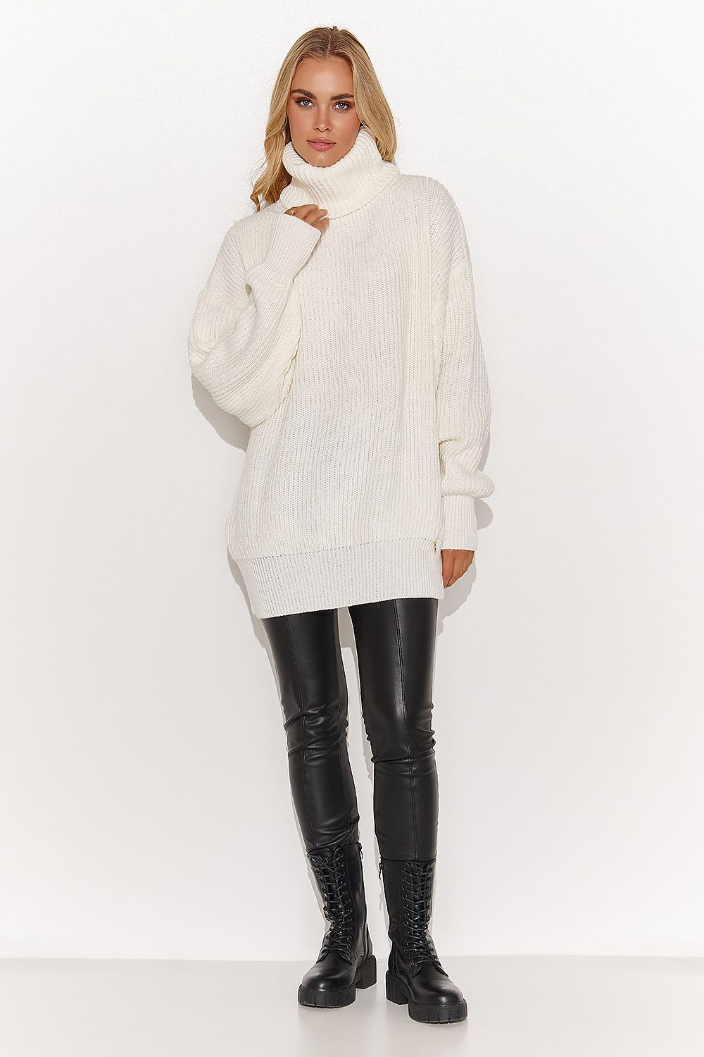  Turtleneck model 185212 Makadamia 